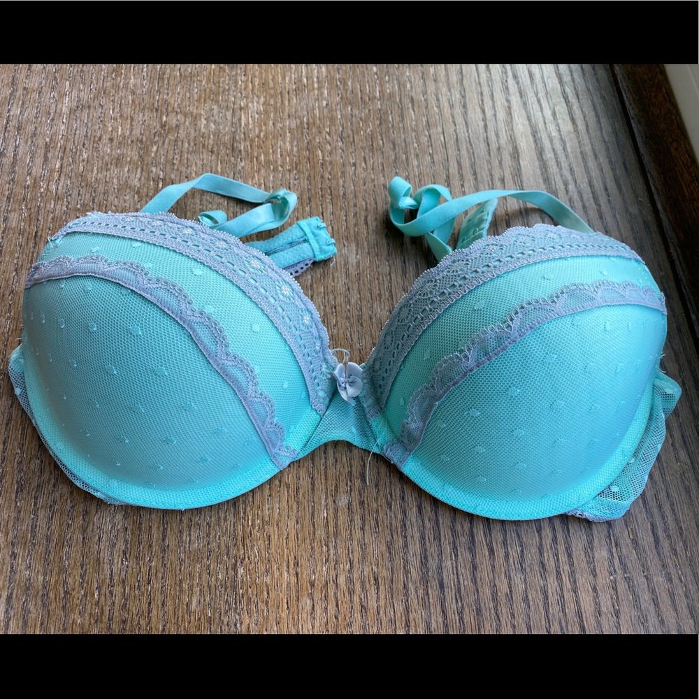A set of 3 bras!!